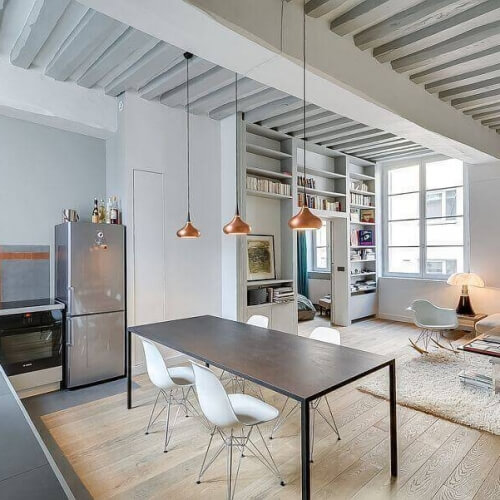 Půvabný malý byt v Paříži zaměřený na spojení klasiky s trendy