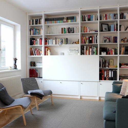 Obývací pokoj s kuchyní ve skandinávském stylu