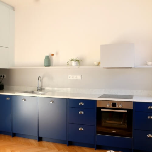 Obývací pokoj s kuchyní ve skandinávském stylu